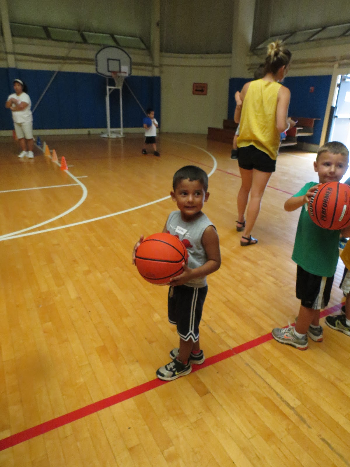 Somewhere over the rainbow... Pee Wee Basketball