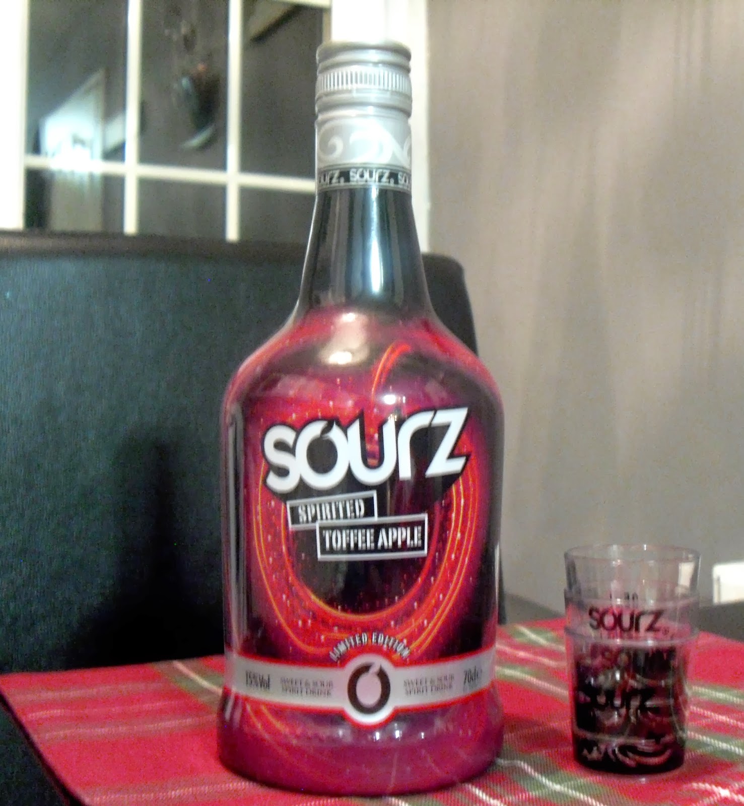 Stylish Kids SOURZ SPRINTED TOFFEE APPLE PERFECT DRINK TO BRING IN