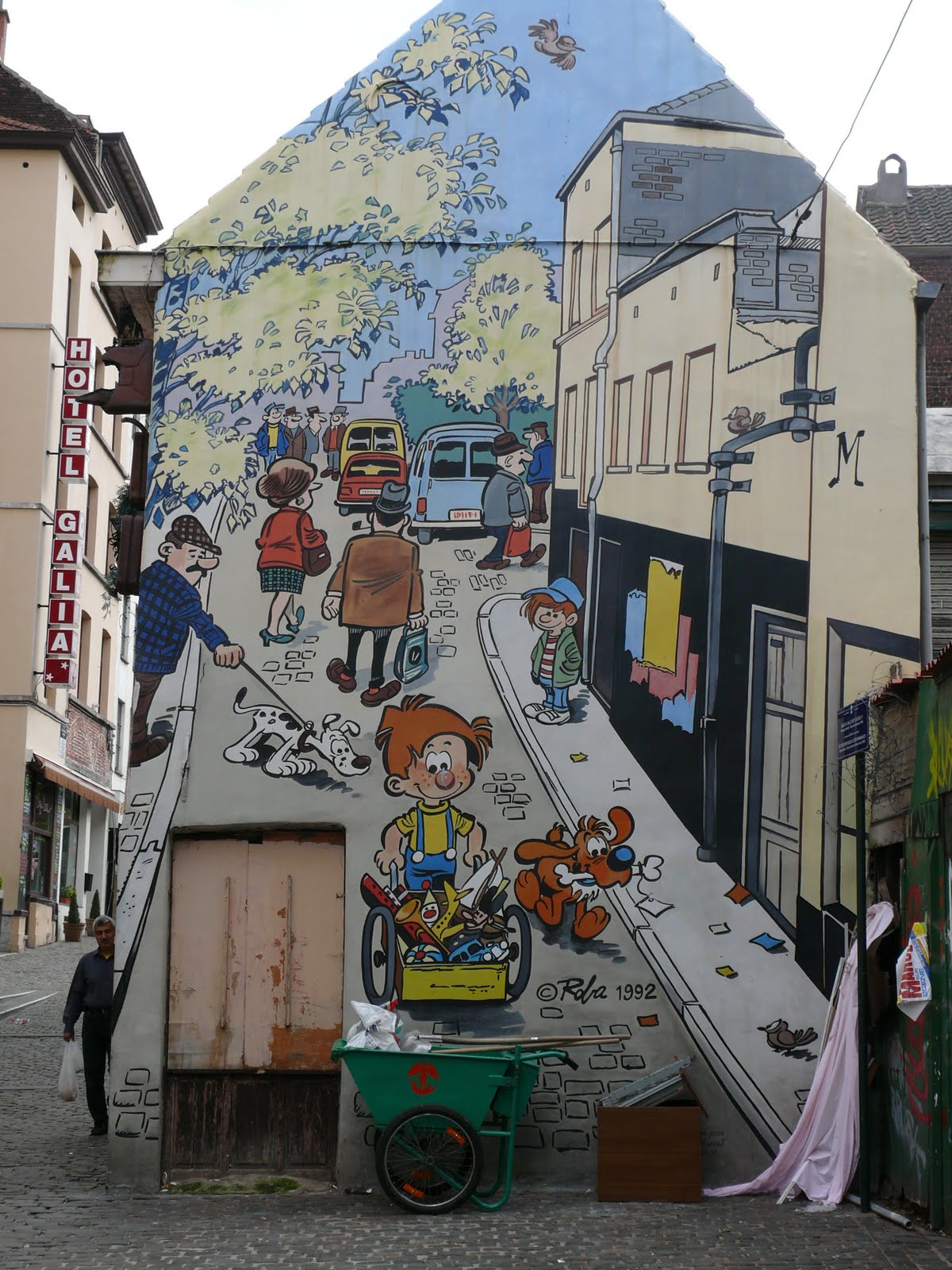 Crystal Ship: COMIC STRIP TOUR - Brussels Murals 2009