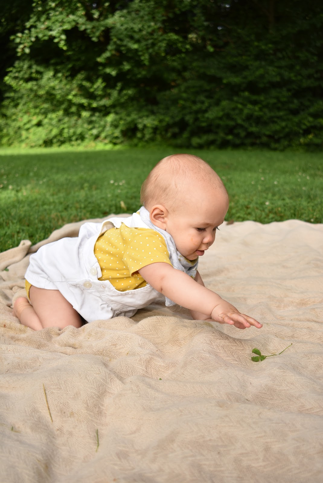 real-talk-feeding-my-second-baby-a-hopeful-hood