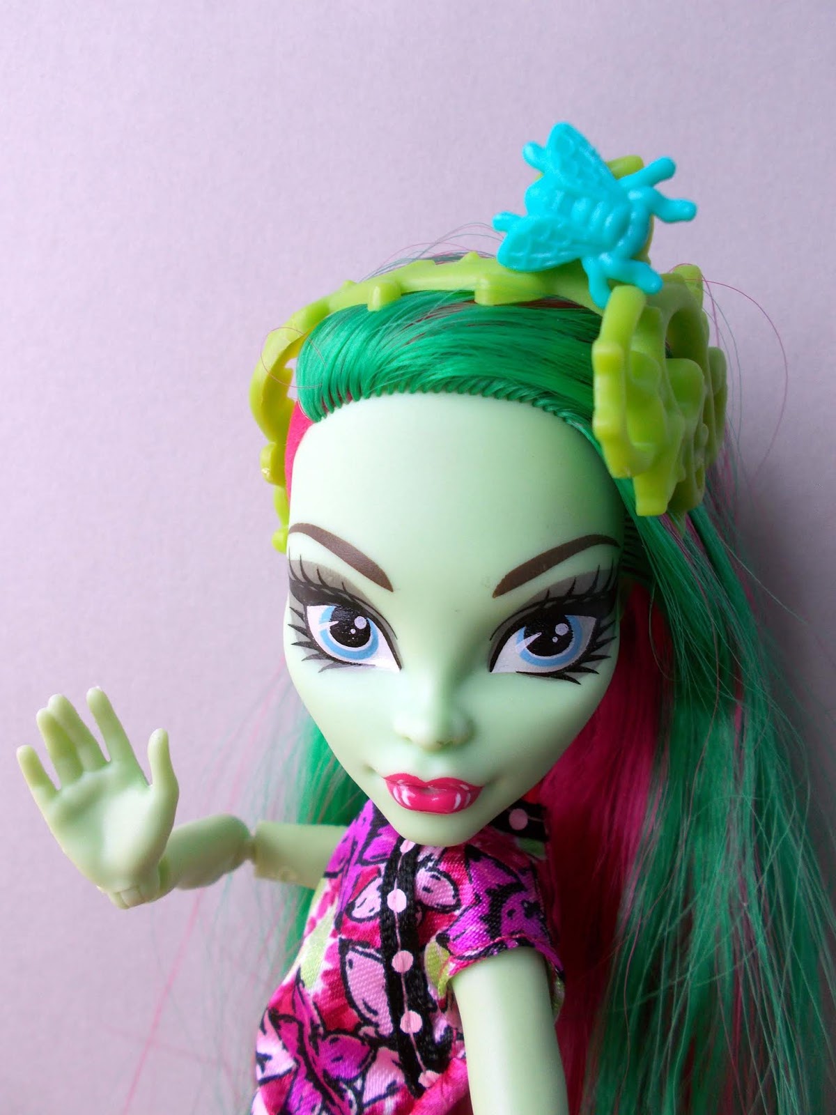Calaminthes Clawdeen & Fashiondoll Friends: REVIEW: Party Ghouls Venus ...