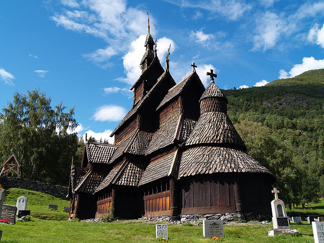 900年前につくられた、ノルウェーにある木造教会【ar】　ウルネスの木造教会　ヴァイキング文化・ウルネス様式