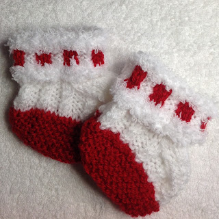 https://www.craftsy.com/knitting/patterns/a-snowtime-christmas-baby-hat-booties-mitten-set/532884