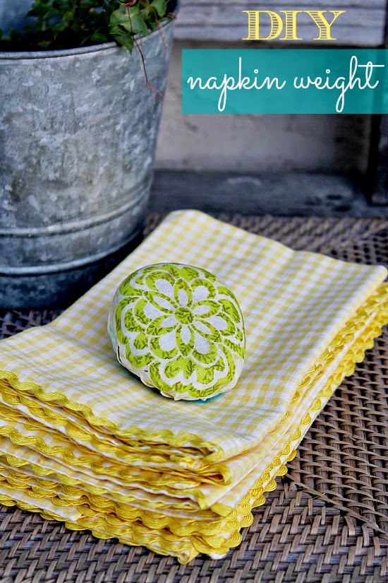 http://www.thecentsiblelife.com/2013/05/diy-mothers-day-gift-napkin-weights/