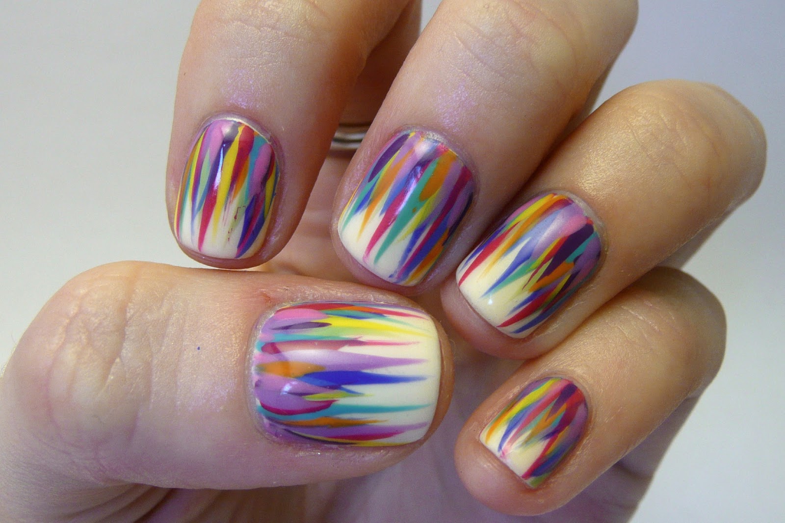 Casa de Polish: Colorful Feathery Striped Nails