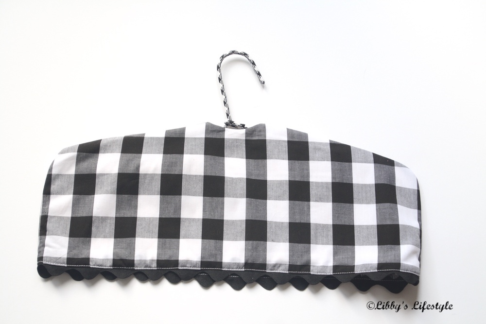 Libby's Lifestyle.: Secret pocket hanger tutorial: the perfect