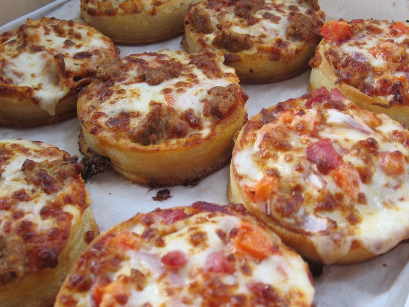 Review Pizza Hut Big Pizza Sliders