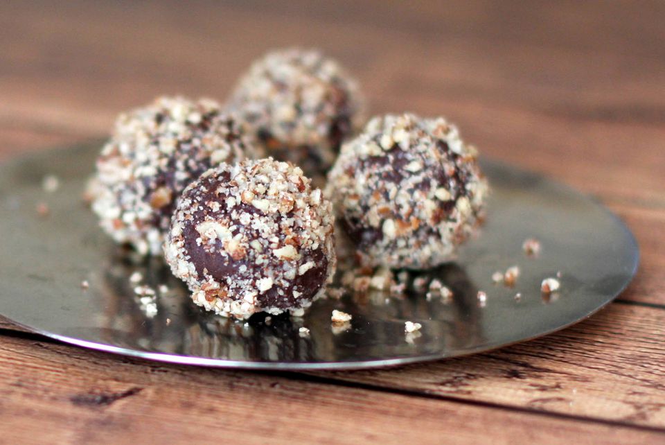 Easy Chocolate Bourbon Truffles