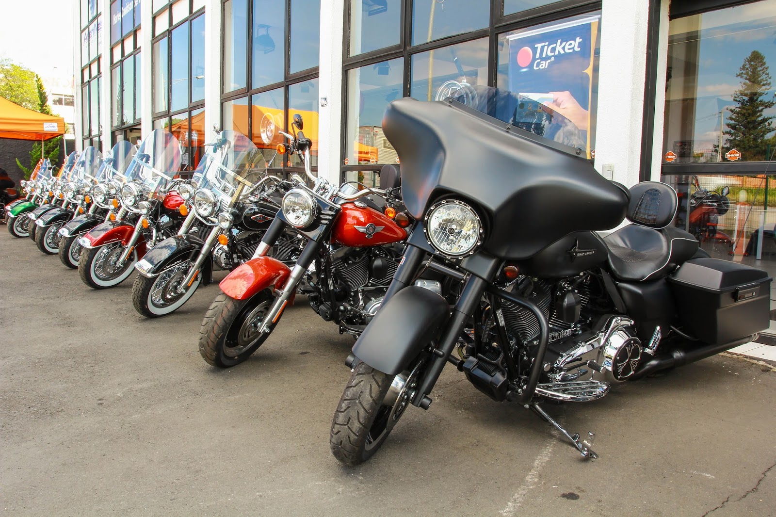Ghost Town Garage ALUGUEL DE HARLEYDAVIDSON
