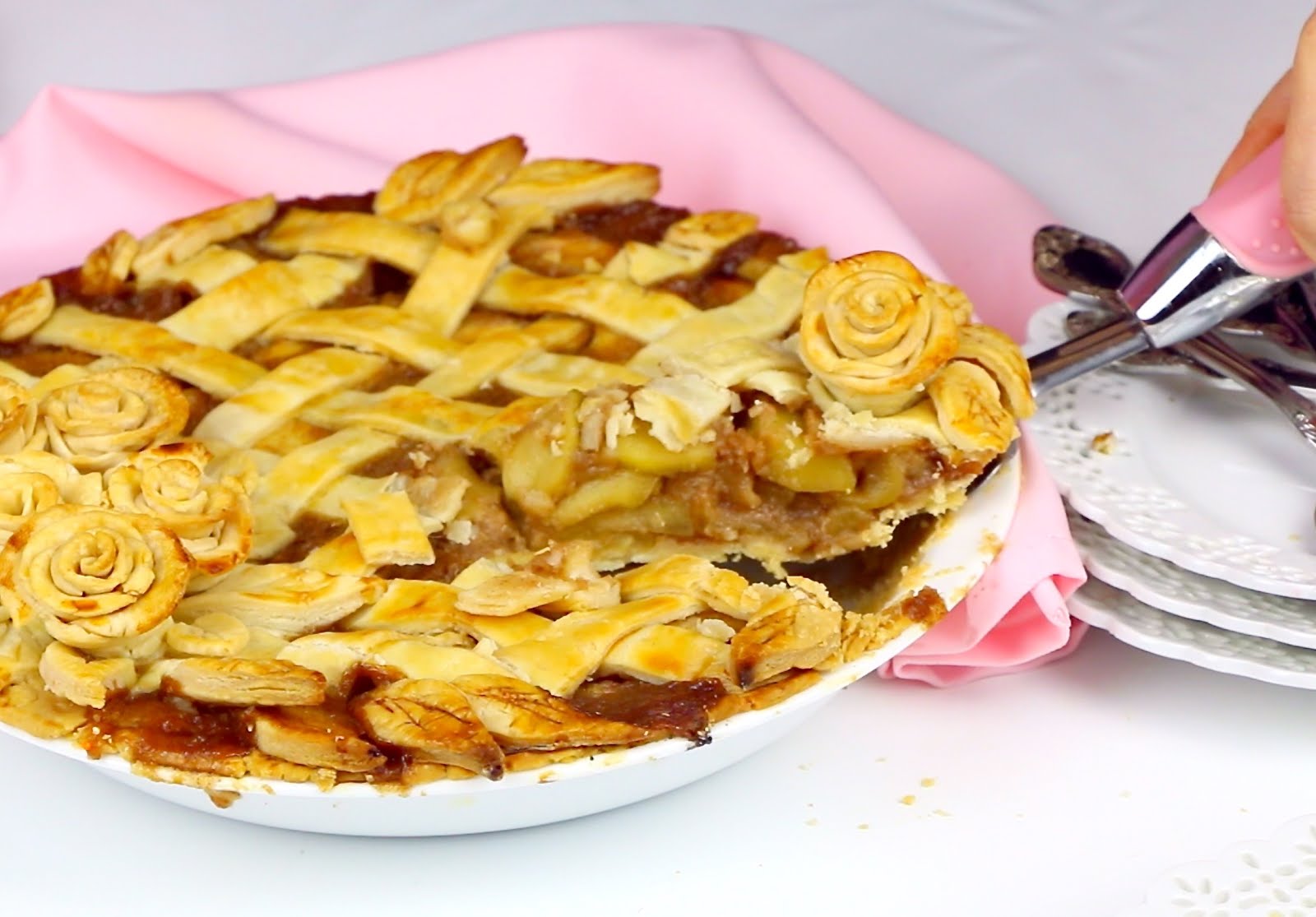 {VIDEO} THE BEST Apple Pie with Diamond Lattice Top and Pie Crust Roses