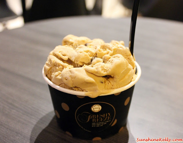 Coffee Toffee with Almonds & Dark Chocolate Chips, Freshly Freeze Malaysia, Freshly Freeze, Fried Ice Cream, World's First Freshly Made Ice Cream, Best Fresh Ice Cream, Freshly Made Desserts, Thailand Ice Cream, nu sentral mall