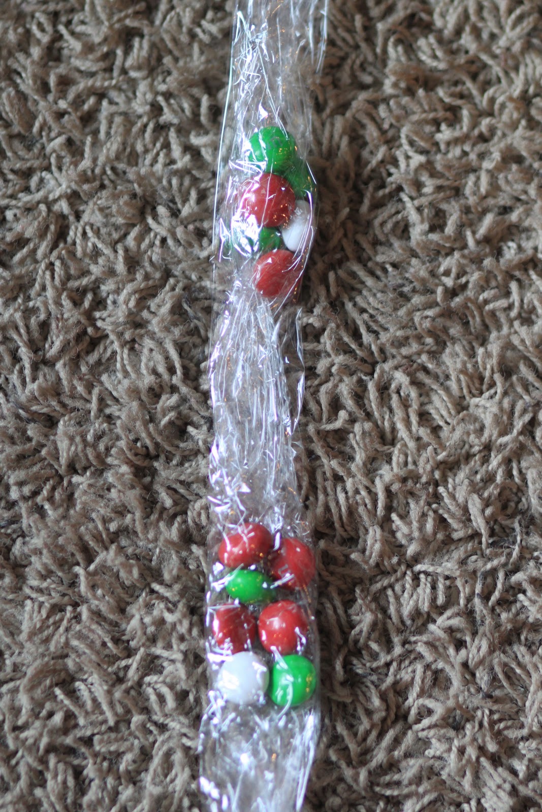 How to Make a Plastic Wrap Christmas Advent Calender