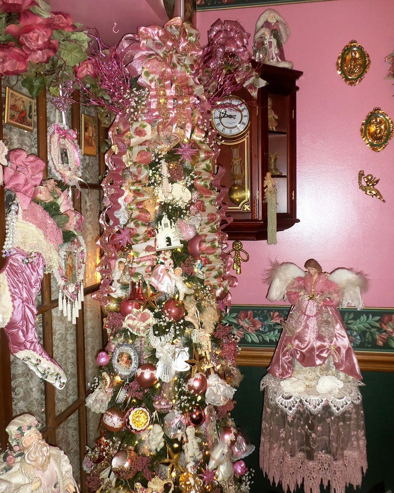 A DEBBIEDABBLE CHRISTMAS A Victorian Style Christmas Tree and Village