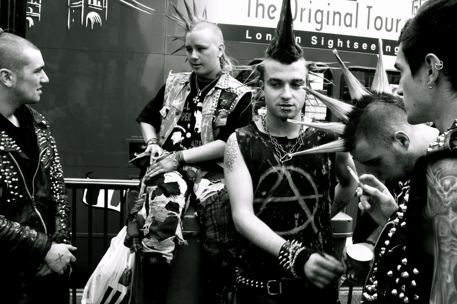 Davo rama Music Well Some Things You Can Explain Away But My Heartache sunday-mirror-newspaper-article-on-punk-rock-punk-rock-pop-music-punk