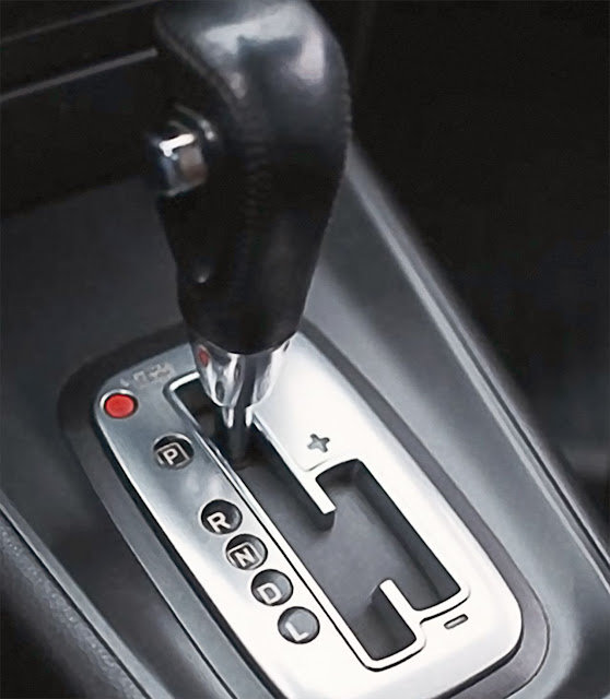 automatic-transmission-mode-in-car