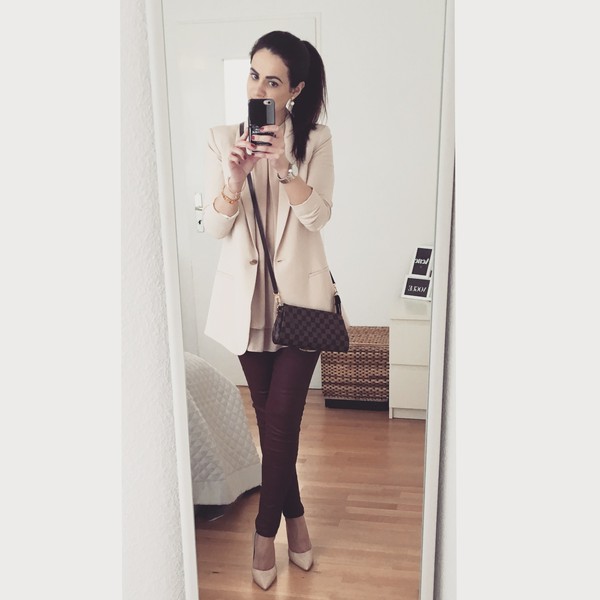 Livinglove Osterfeuer Eiersuchen Und Sussigkeiten Brauche Zu