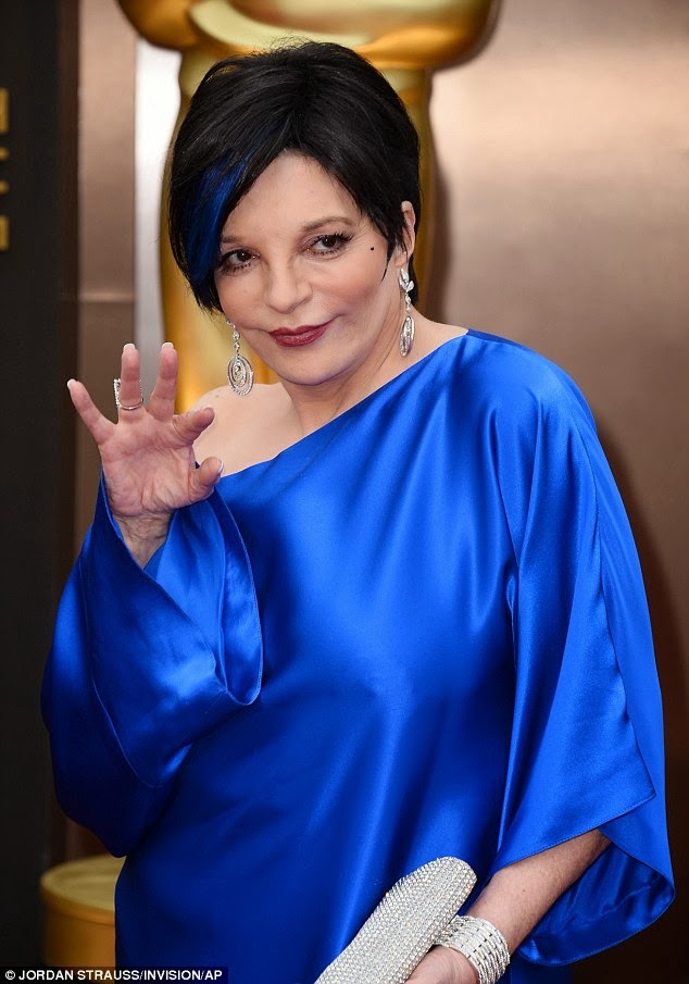 Liza Minnelli Blue Hair At The 2014 Oscars (PHOTOS)