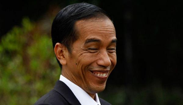 Diminta Copot Jaksa Agung, Jokowi Cuma Senyum