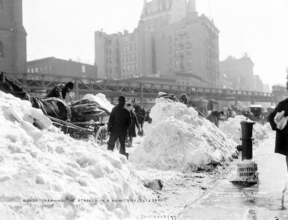 Amazing Vintage Photos of Street Cleaners in New York City From Between the Late 19th and Early