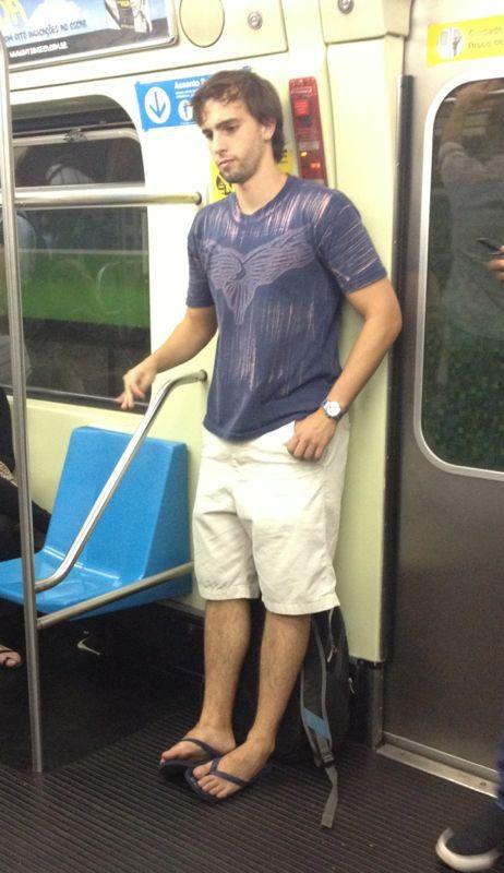 Chinelos e Sandálias para Homens: Pés masculinos bem cuidados