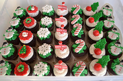 Sweetology: Mini Cupcakes in their Christmas Best