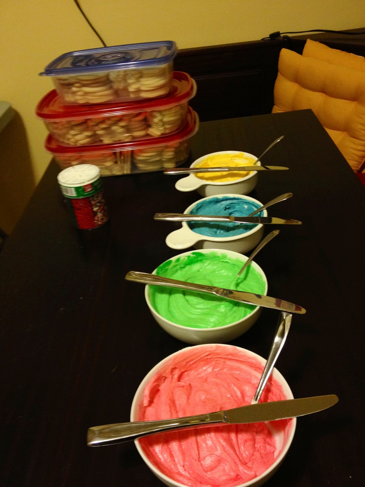 Rachelle Is...: Best Christmas Cut-Out Cookies!