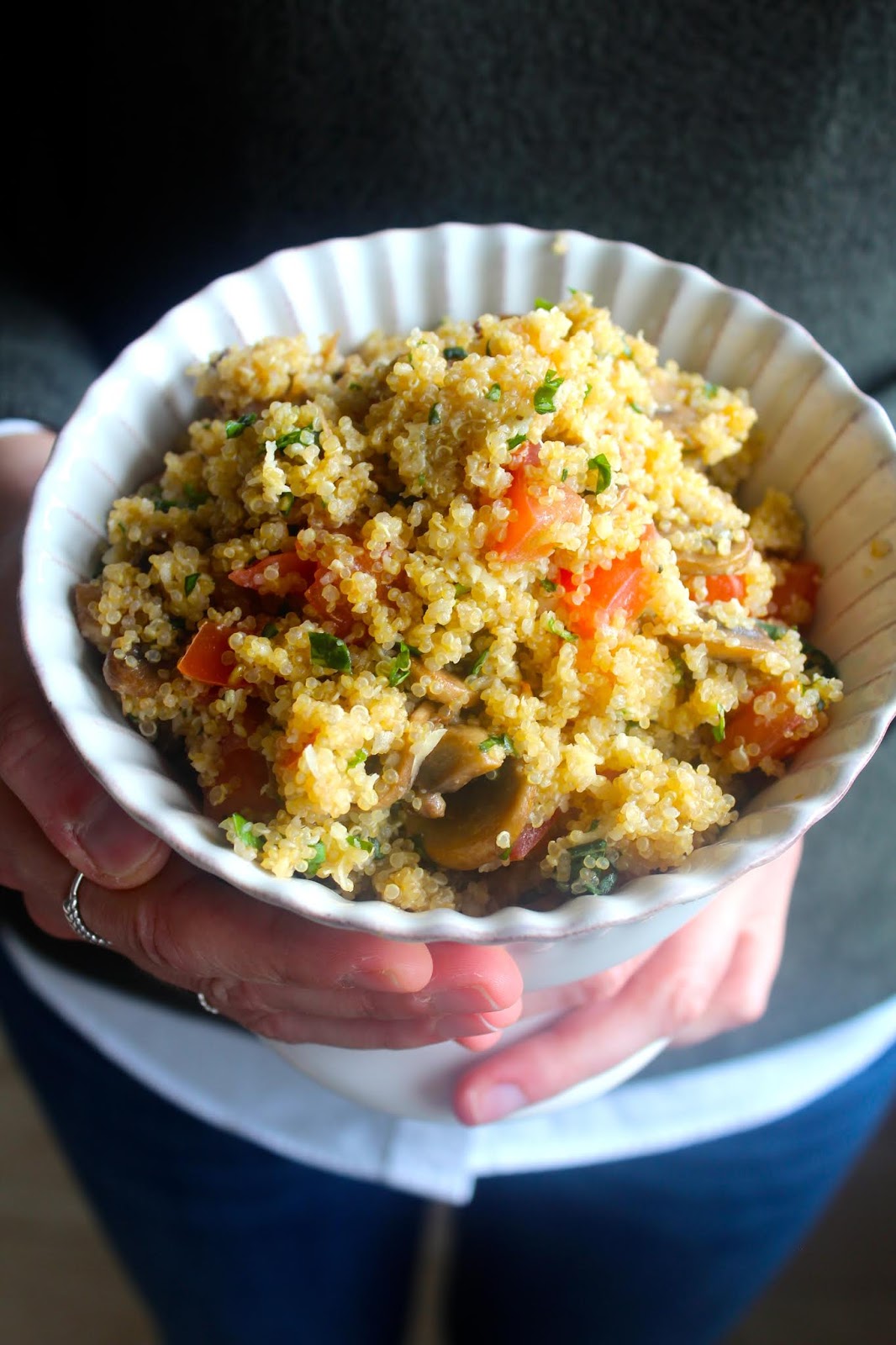 Salada de Quinoa com Cogumelos, Tomate e Queijo da Ilha (receita também em video)