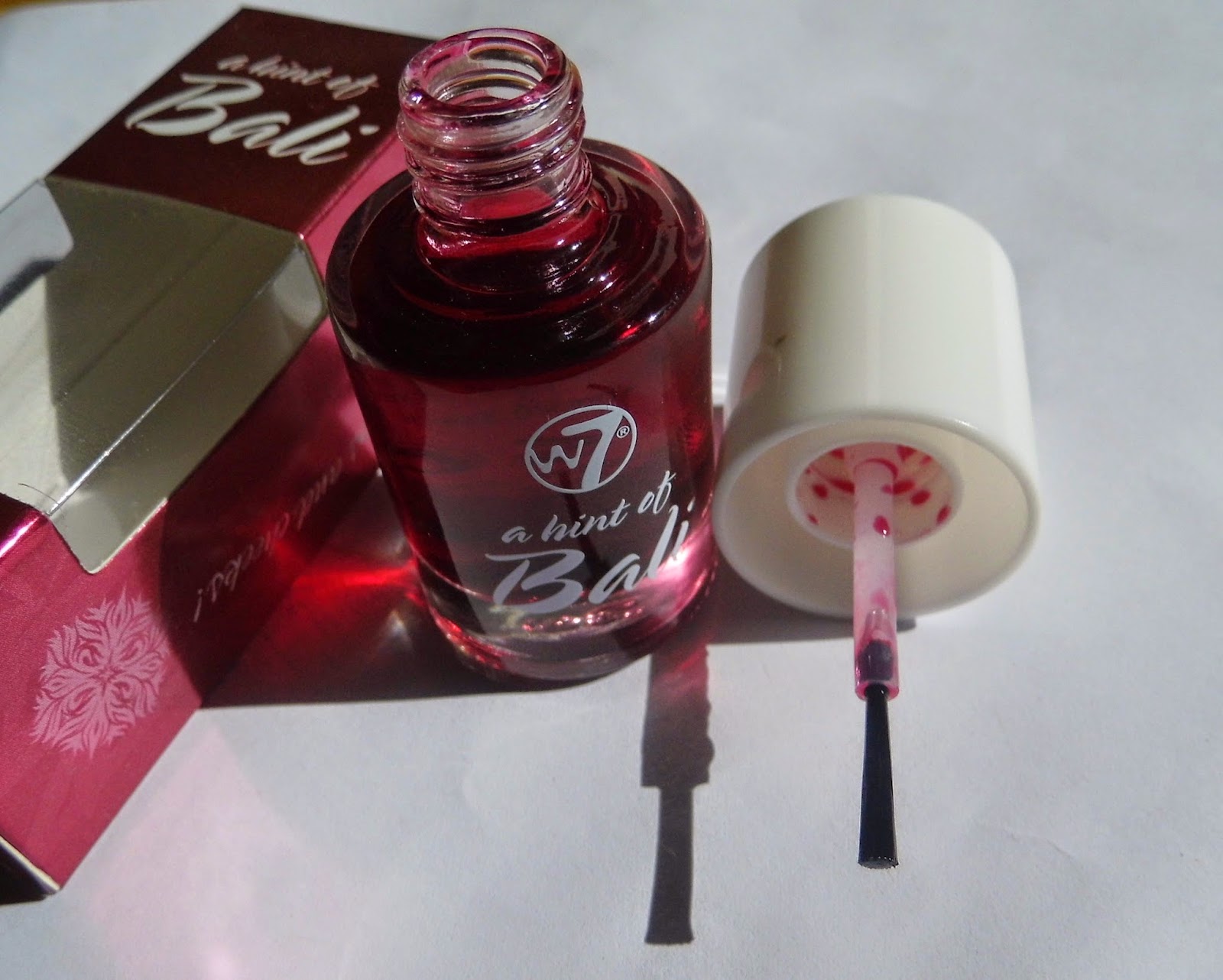 w7-cosmetics-a-hint-of-bali-cheek-and-lip-stain