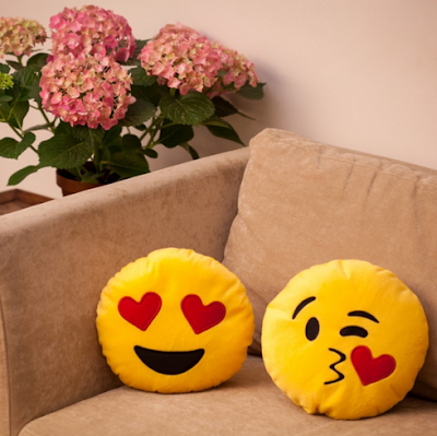 almofadas emojis