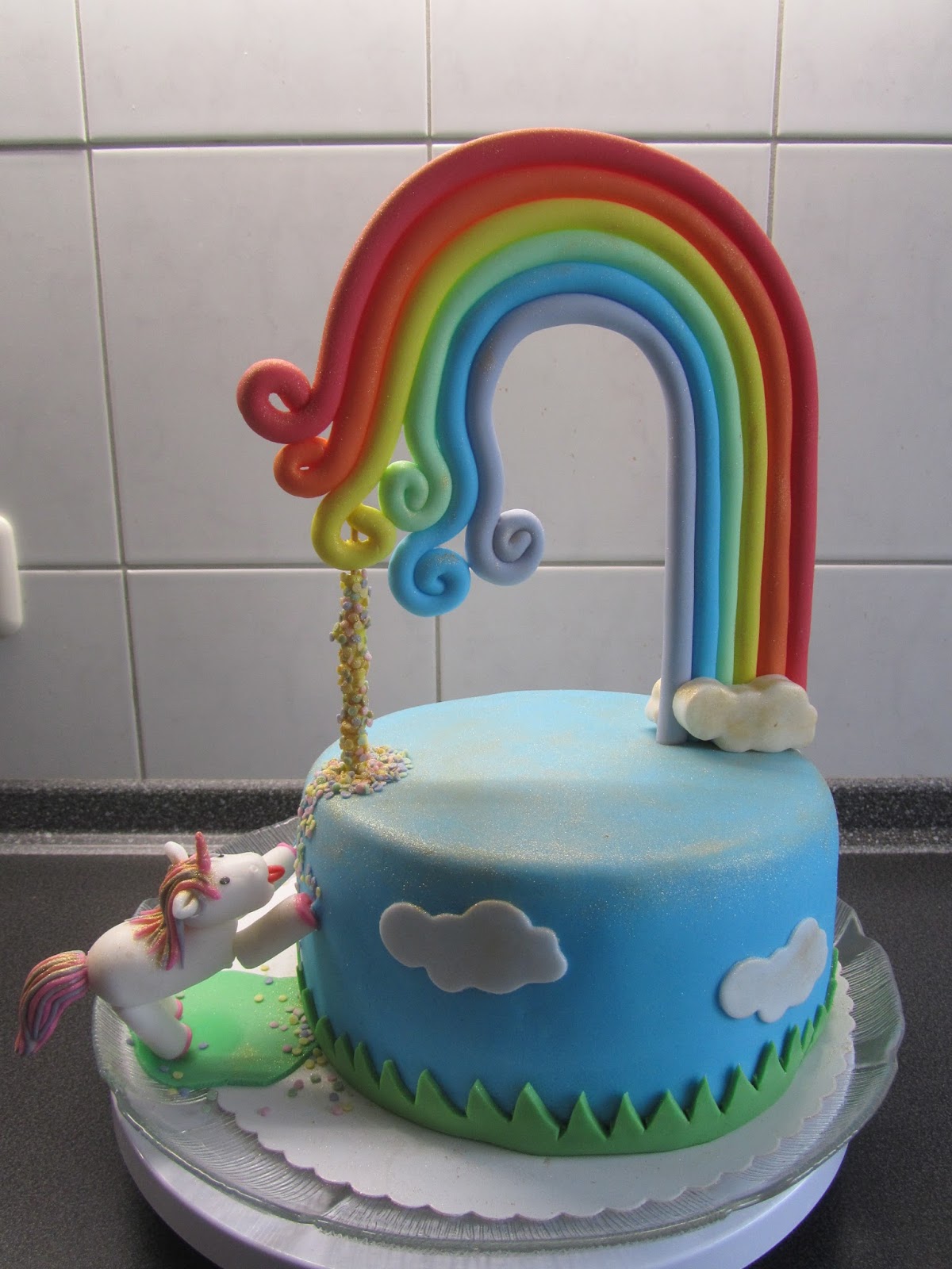 Anke S Torten Wunsch Eine Einhorn Regenbogen Torte