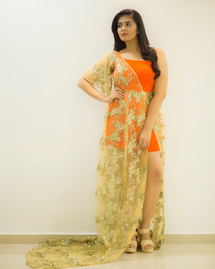 SreeMukhi stills at Zee Golden Awards