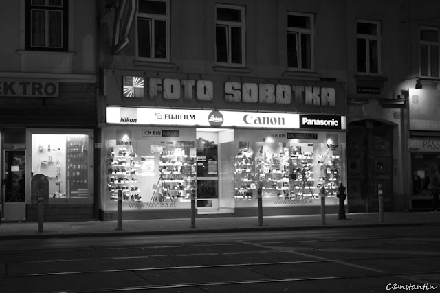 Vienna by night  - photo shop