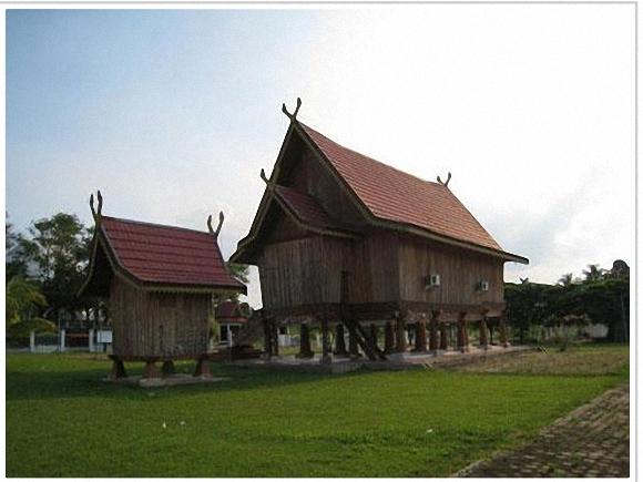 Download this Rumah Panggung Jambi picture