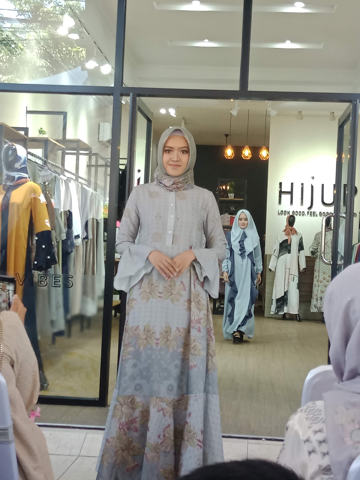 Cozy Home Idea Tampil cantik dengan ragam koleksi Hijup para peragawati berlenggok anggun gemulai sebagai penutup seluruh rangkaian acara sebelum para undangan