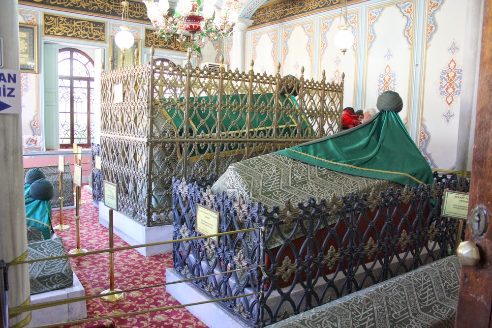 Фото памятник хюррем в турции