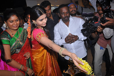 samantha at woman world room launch, samantha actress pics