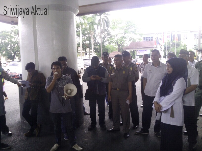 FPMPR Protes Dugaan Pencemaran Limbah PT CS2 Pola Sehat AddTextToPhoto%252815 6 2016 0 34 15%2529