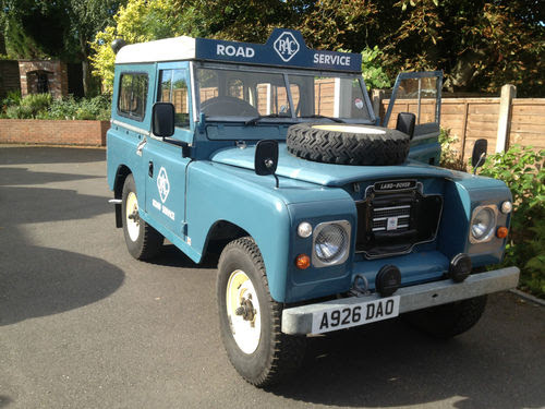 I LOVE CORGI TOYS: RAC Land Rovers. Which came first?