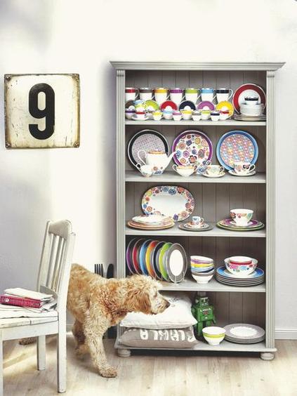 Alacena para exponer la vajilla y mantener el orden en la cocina