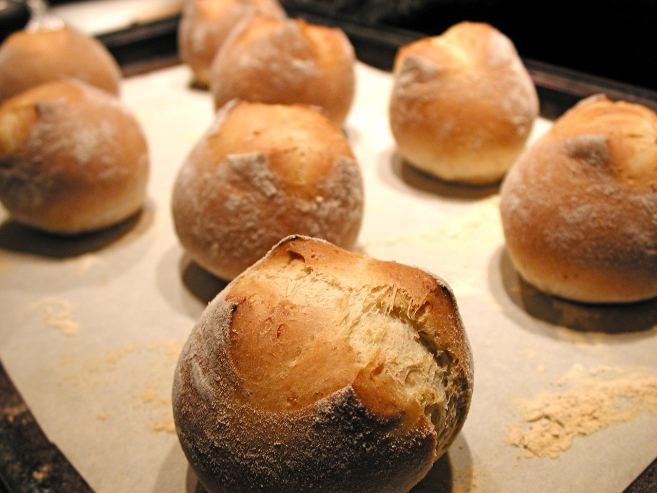 Fern Glen Inn Seasons and Reasons Crusty Dinner Rolls