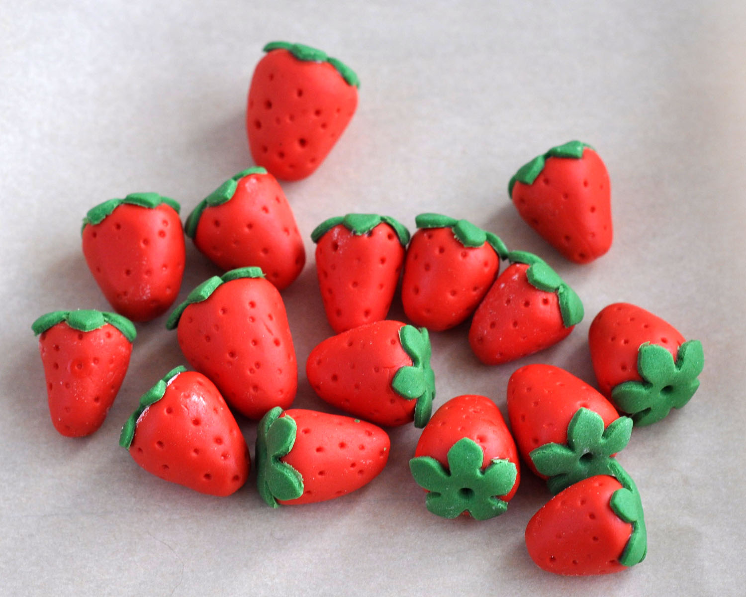 Strawberry Fondant Cake | atelier-yuwa.ciao.jp