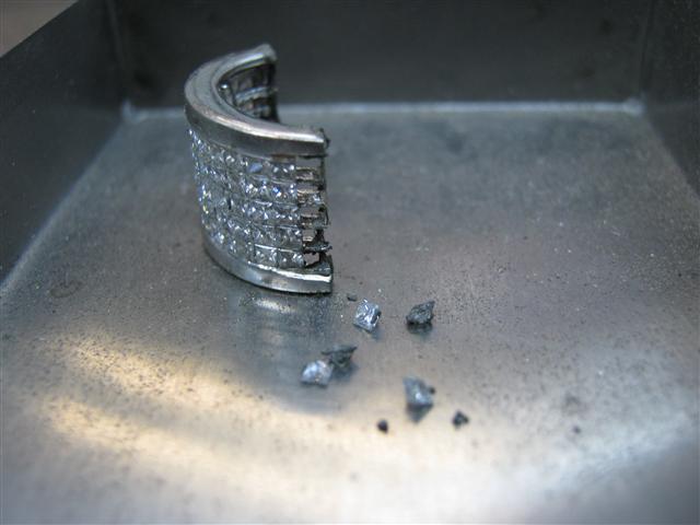 Chris Botha's Digital Art: rip her up!!!!