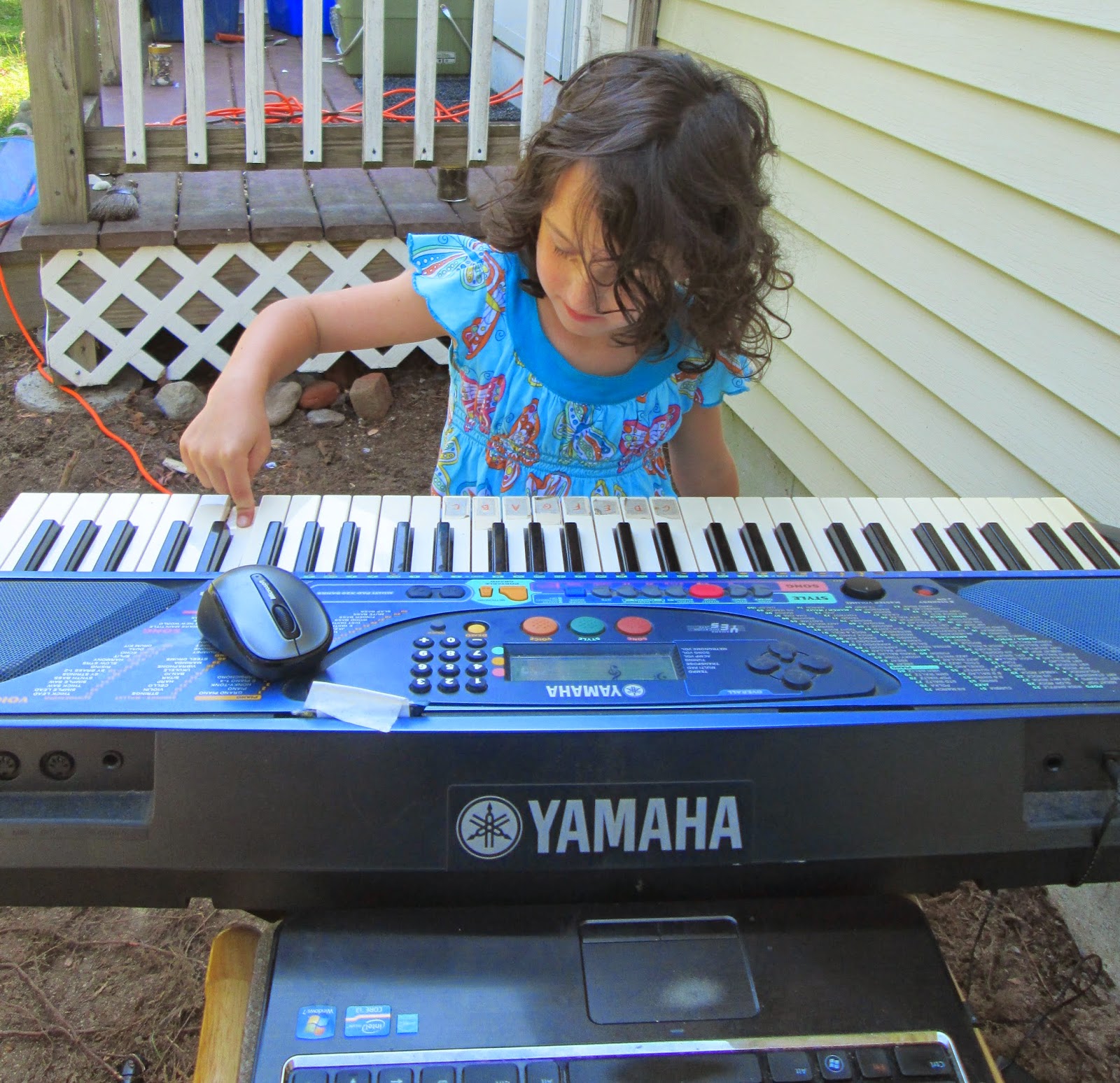 Training Happy Hearts AtHome Piano lessons with Practicality, Promise