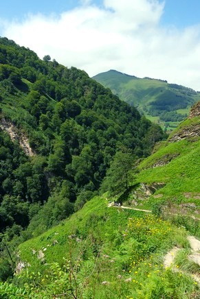 france pays basque randonnée passerelle holzarte
