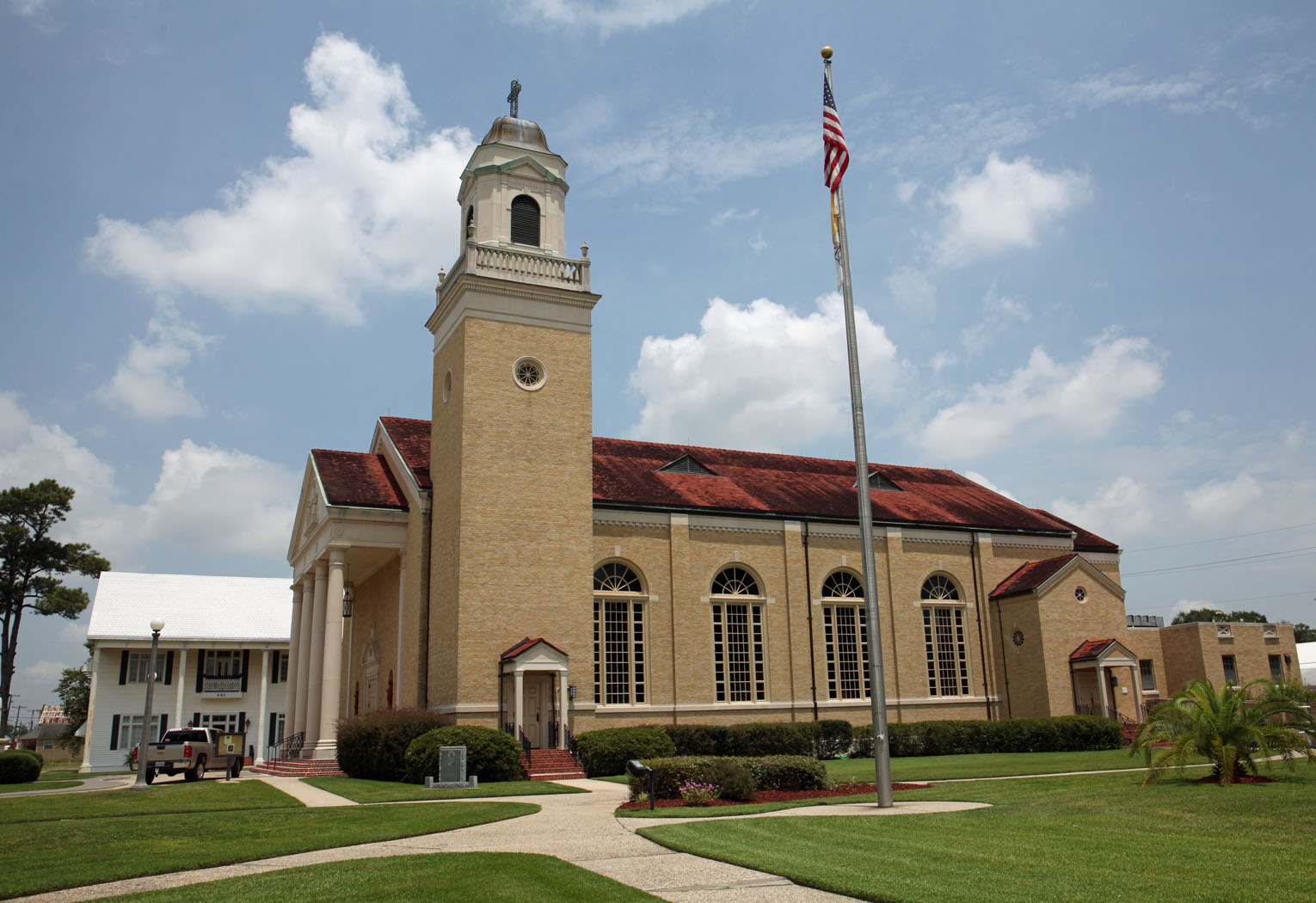 Southern Lagniappe Rayne, Louisiana The Frog Capital of the World