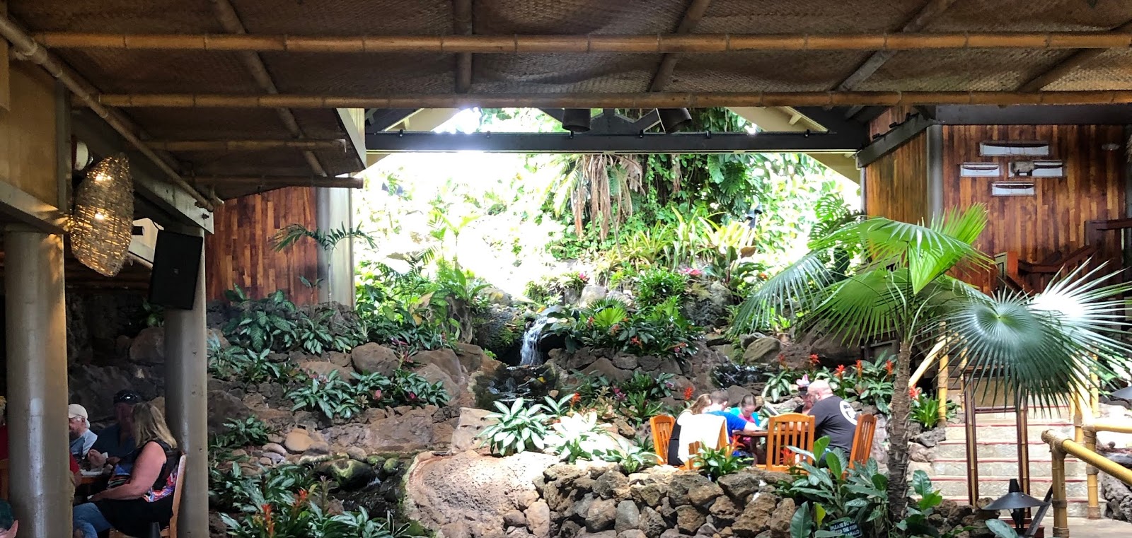 GREAT EATS HAWAII DUKE'S BAREFOOT BAR KAUAI