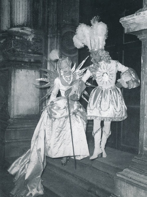 The Peak of Chic®: Fancy People in Fancy Dress