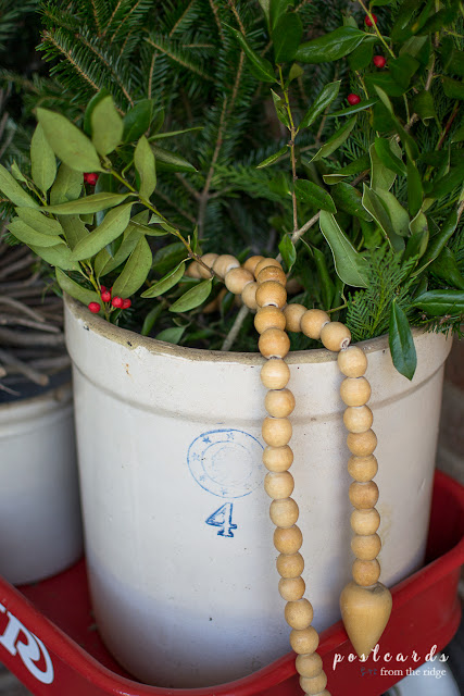 21 Ways To Use Vintage Items In Your Christmas Decor Postcards