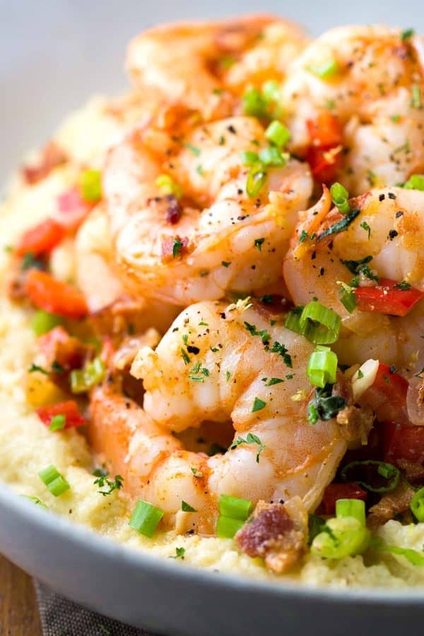 CAULIFLOWER GRITS WITH SPICY SHRIMP - food recipes drink favors