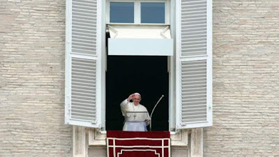 Doa Paus Fransiskus untuk korban Bom Surabaya